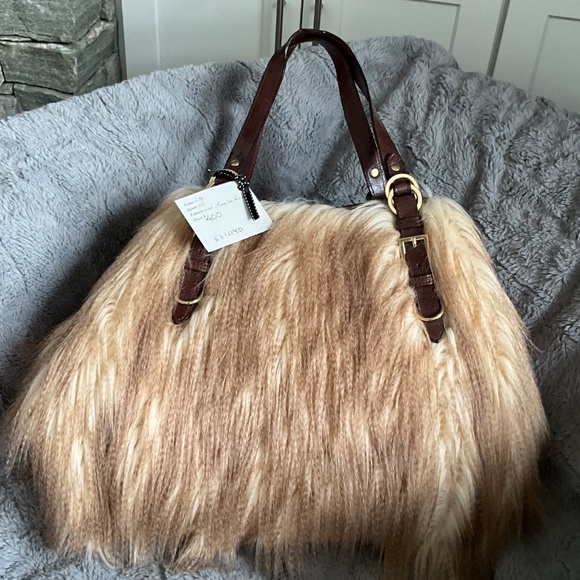 Glenda Geis. Lilly. Mongolian Faux Fur.  NEW.  Showstopper.  Shoulder bag. - Picture 3 of 4